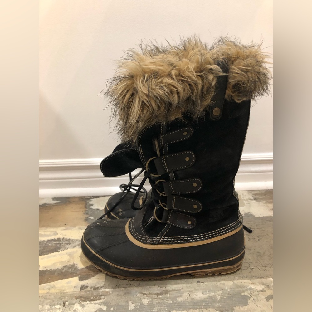 Joan of Arc Sorel Boots Size 9